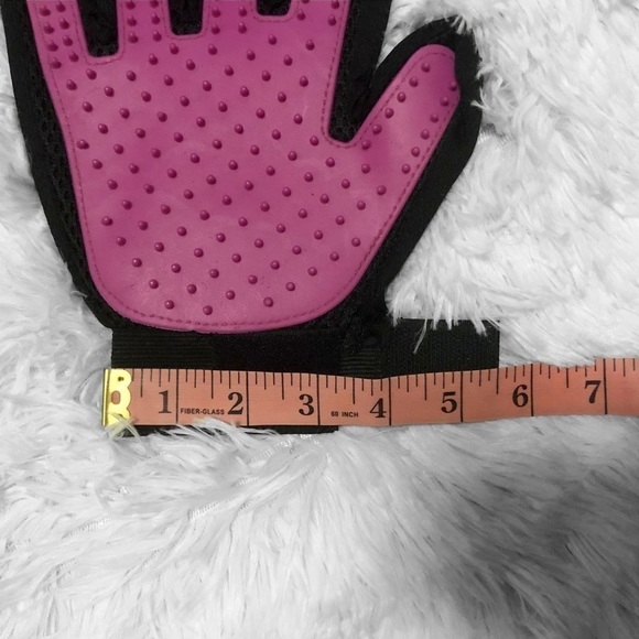 Pink Pet Groom and Massage Glove - Picture 6 of 8